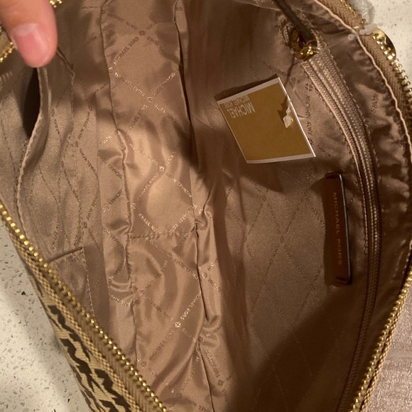 NWT Michael Kors Bedford Shoulder Bag - Picture 5 of 9